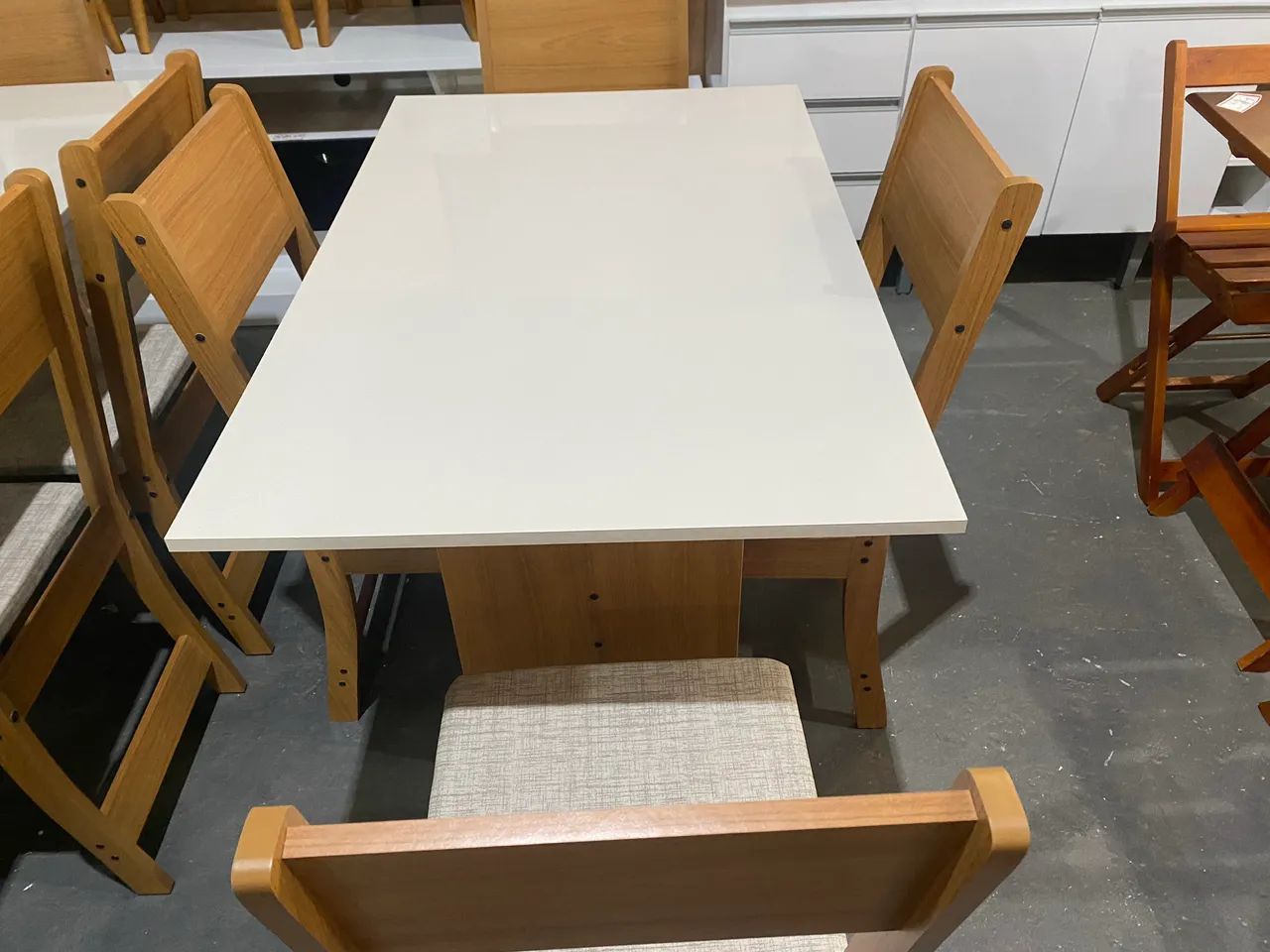 Mesa com 4 cadeiras - entrego hoje  - Foto 2