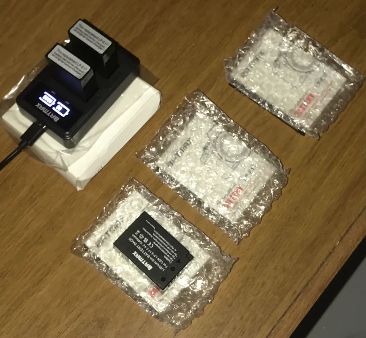 KIT CARREGADOR DUPLO + 3 BATERIAS LP-E17 BATMAX - Foto 2