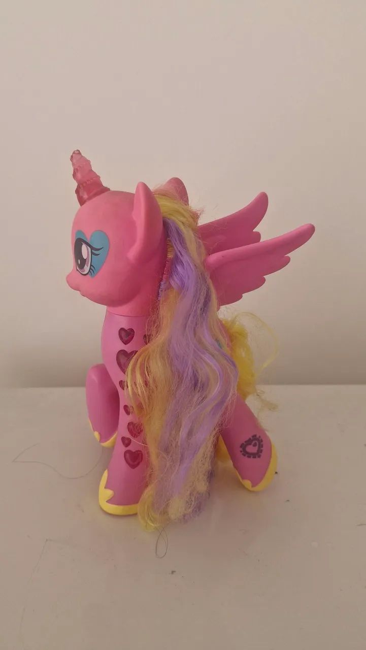 Boneca ponei princesa cadance  - Foto 4