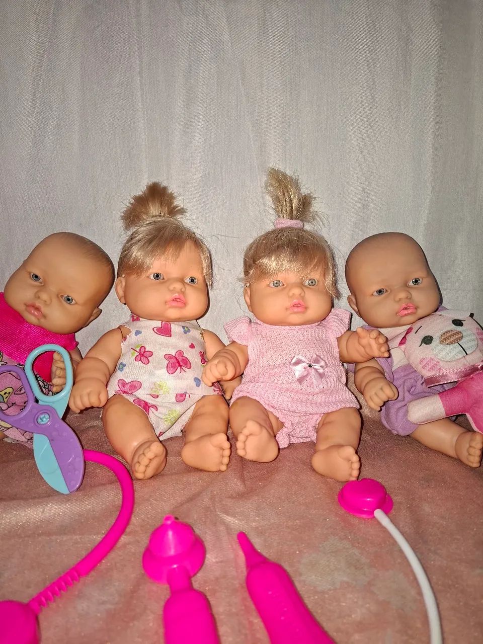 Kit 4Bonecas  Mini Bebês + Acessórios Barato  - Foto 4