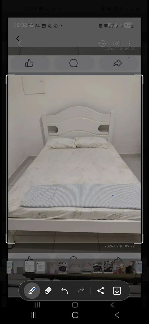 Cama de casal branca em MDF