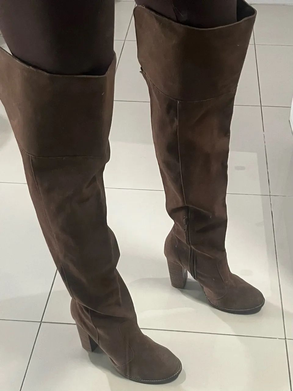 Bota cano alto marrom  - Foto 2