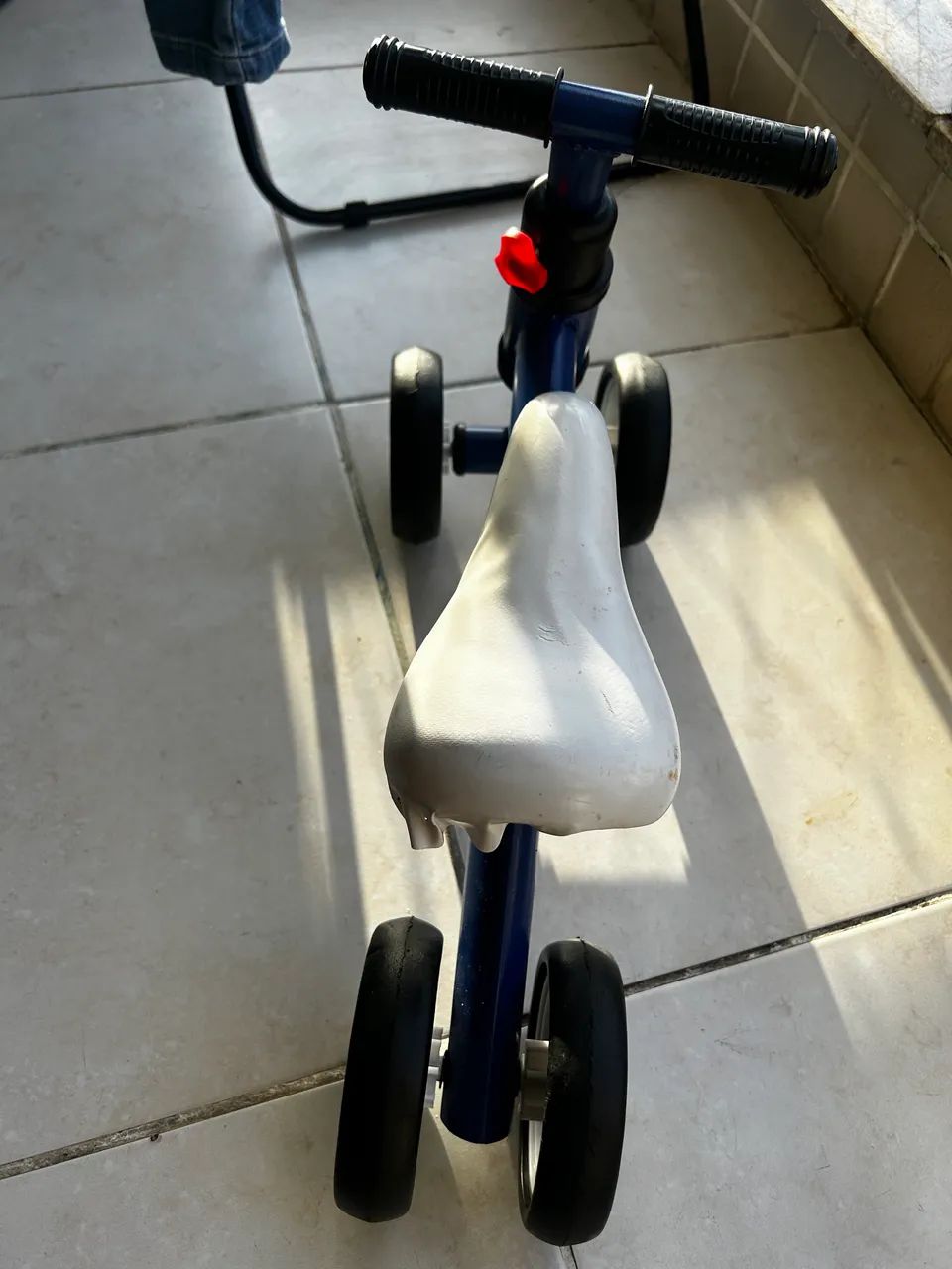 Bicicleta de equilíbrio para bebê de um ano - Foto 3
