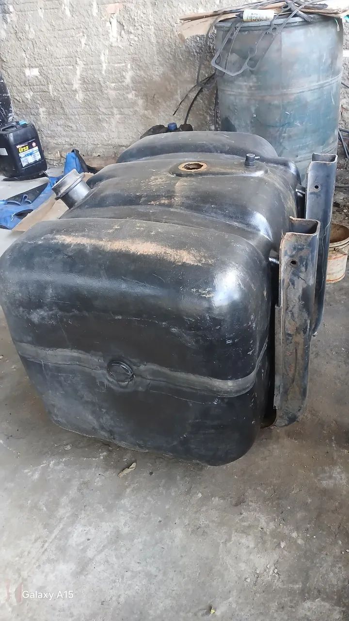 Tanque combustível 