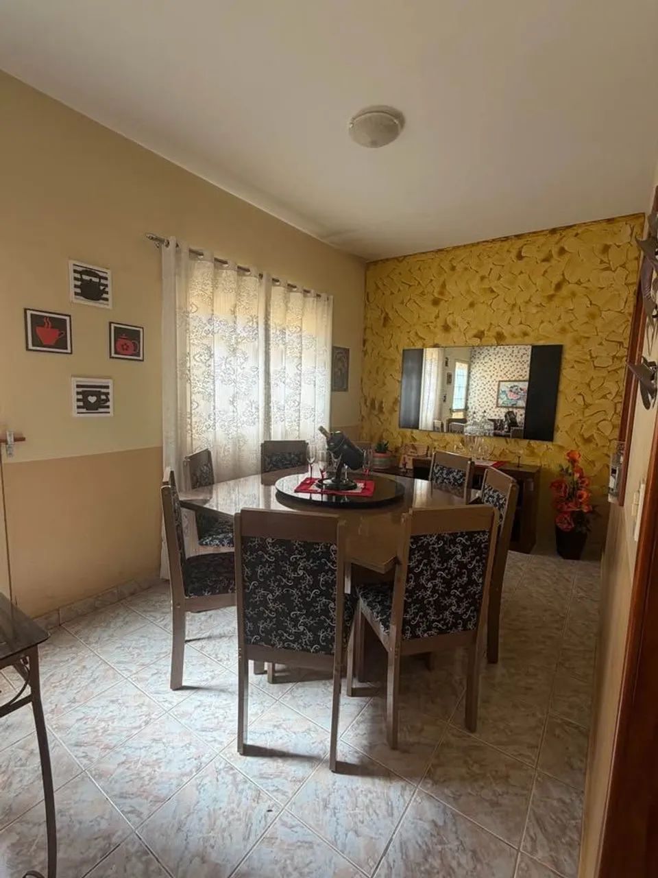 VENDE-SE CASA EM URUAÇU NO CENTRO LOCAL PRIVILEGIADO  - Foto 4
