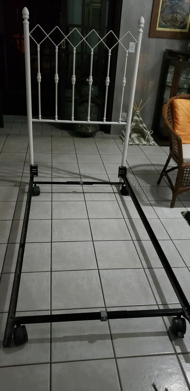 Cabeceira de cama com frame tubular - Foto 2