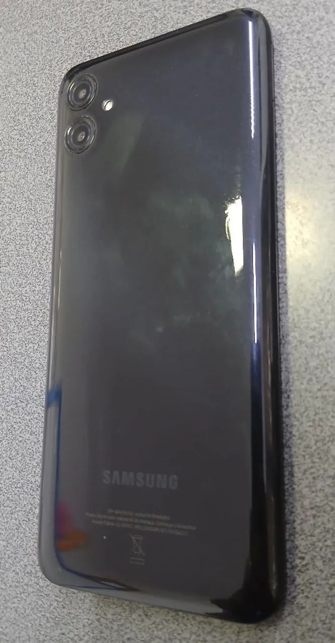 Celular Samsung A04e - Tela Trincada