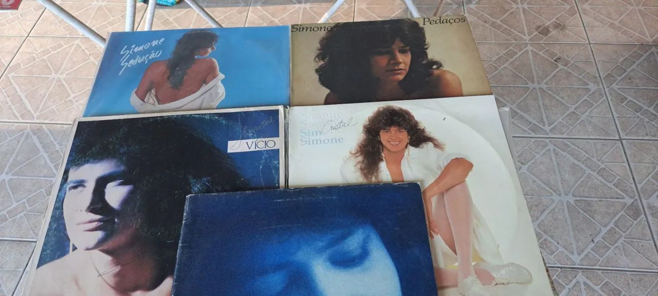 5 lps vinil perfeitos  Simone 20,00 cada.