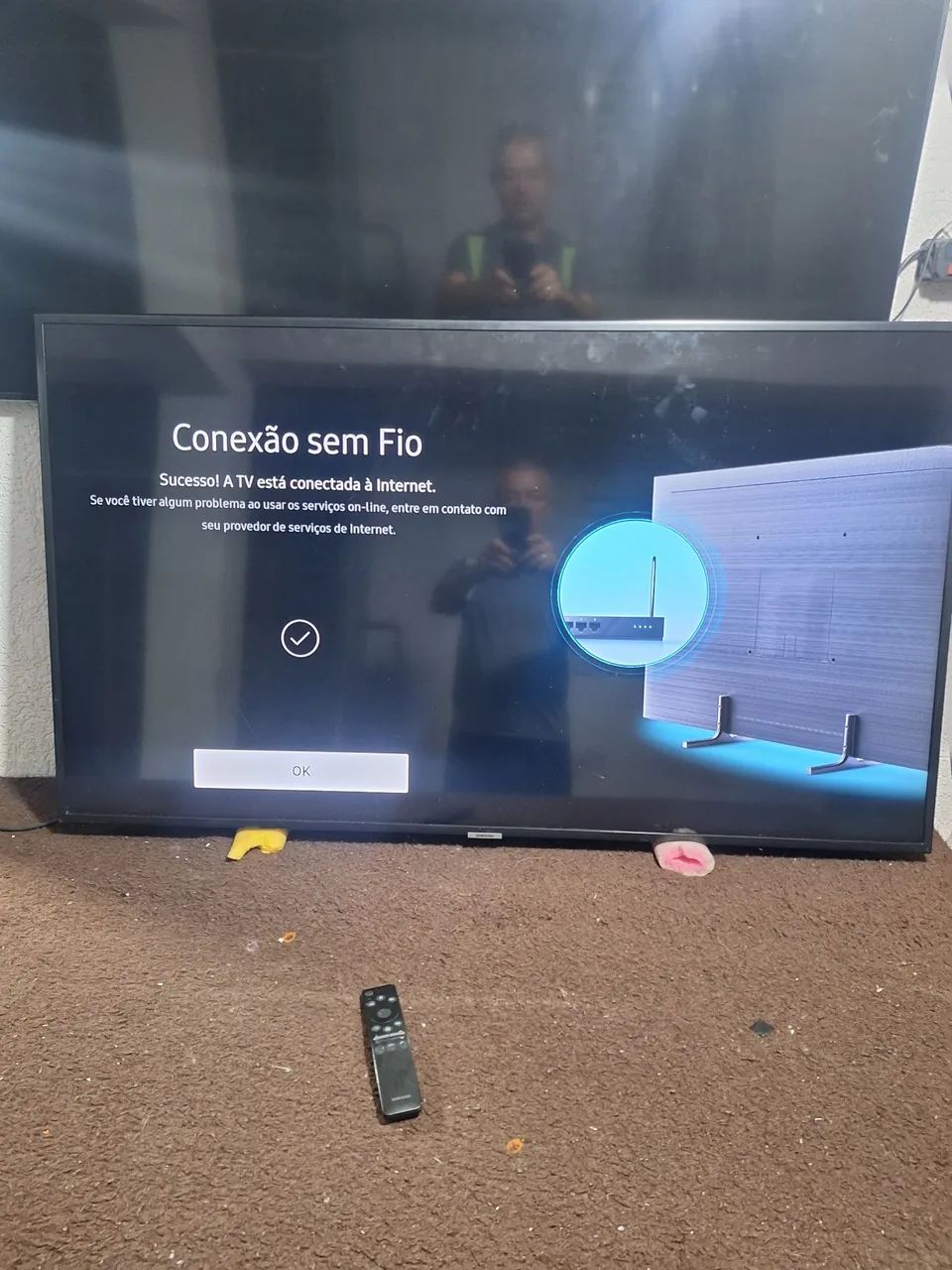 TV SMART SANSUNG 4K 50 POLEGADAS FUNCIONANDO PERFEITAMENTE SEM OS PES ACEITO CARTÃO 