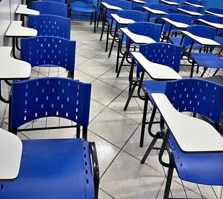 Cadeiras escolares 