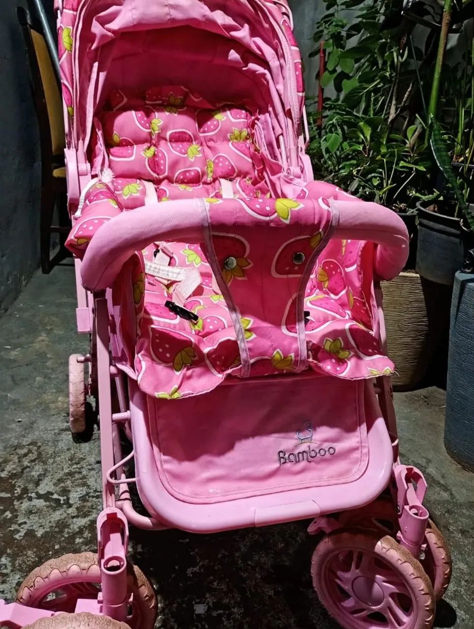 Carrinho de bebê feminino 