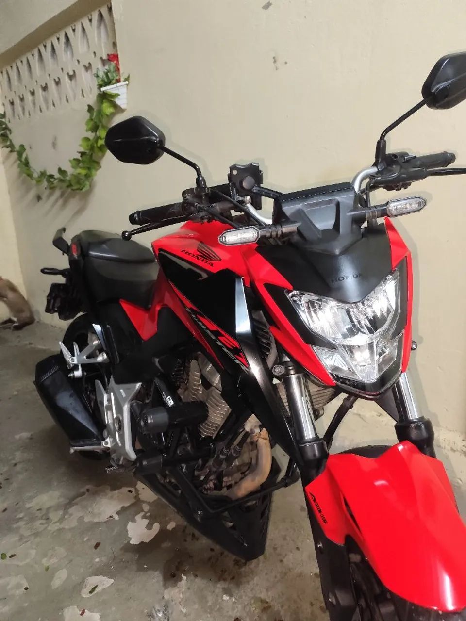 Cb300f 24/24 ABS Vermelha  - Foto 6