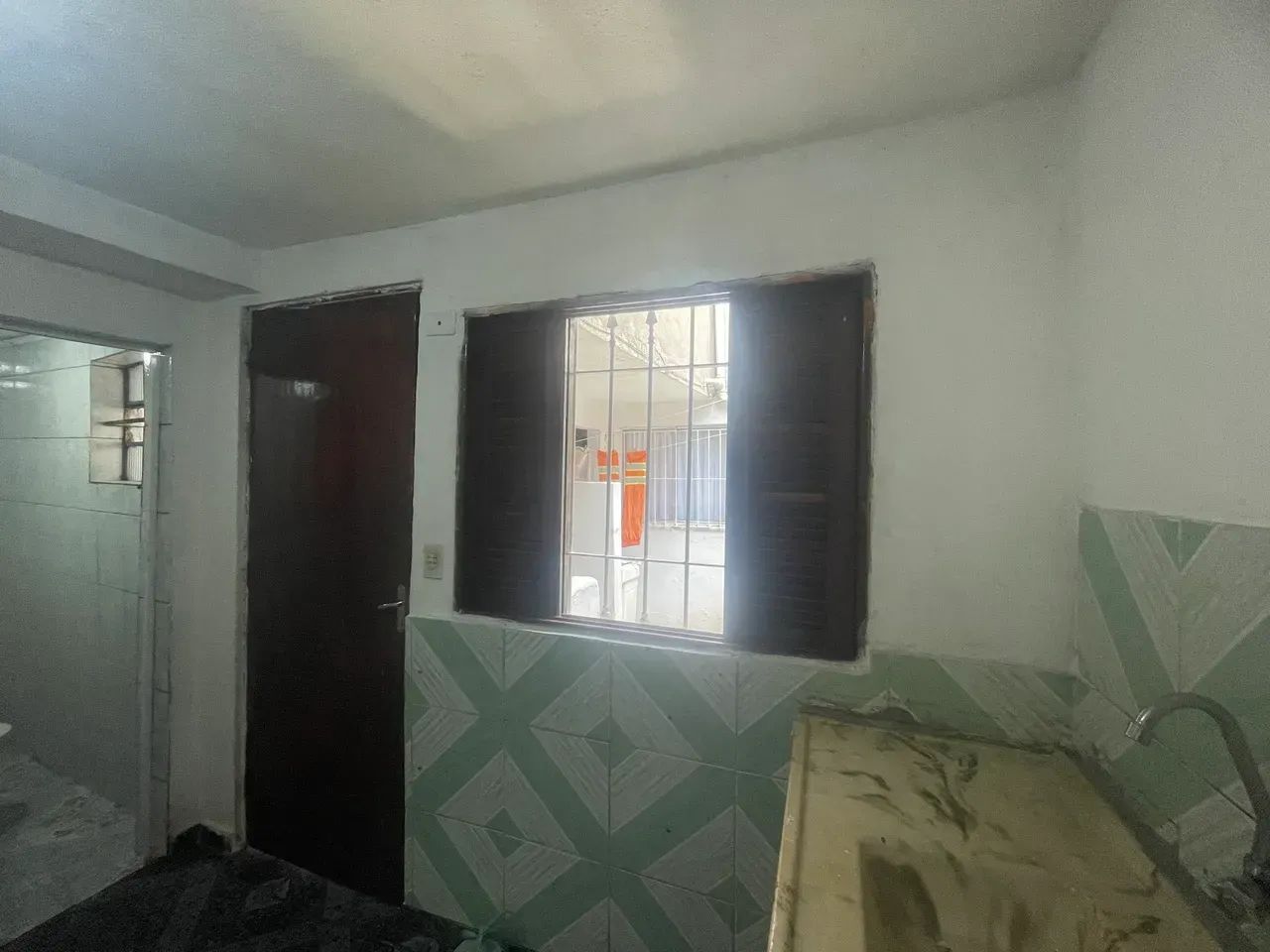 Alugo 2 comodos com banheiro sem depósito - Foto 4