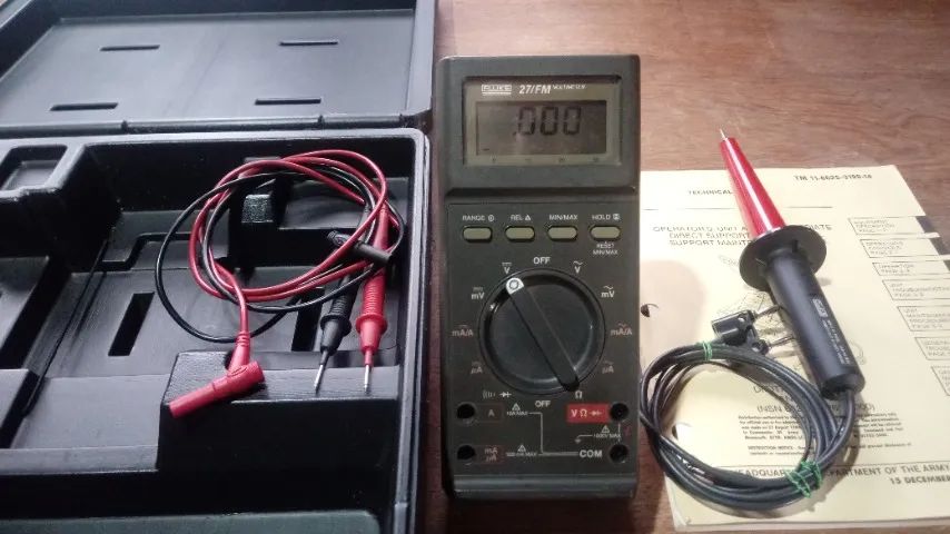 Multímetro digital FLUKE 27-FM