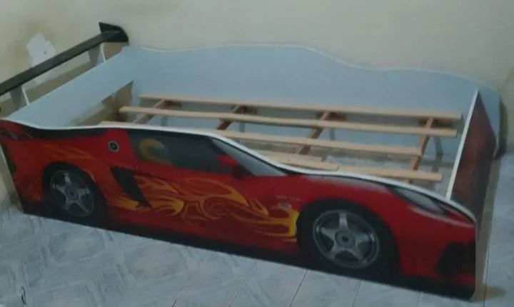 Vende-se Cama dos carros infantil 