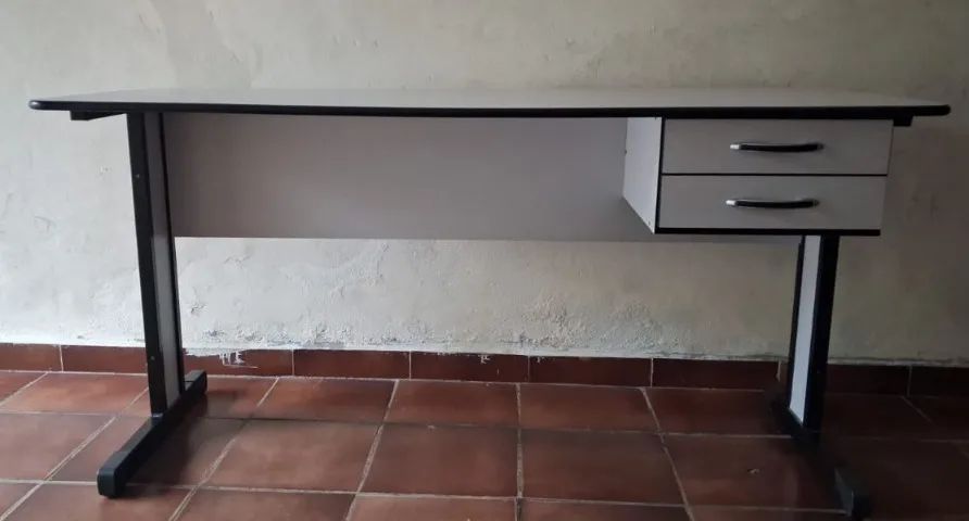 Messa de escritório duas gavetas