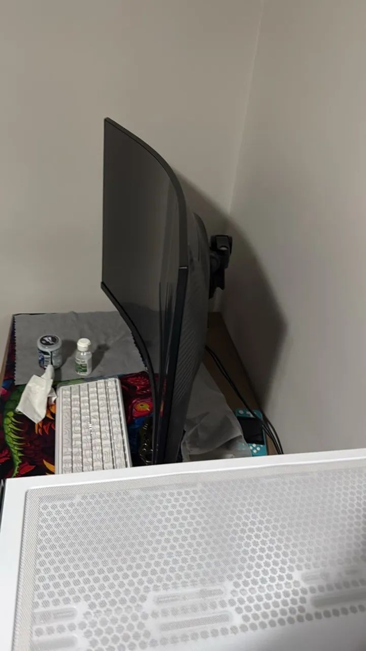Monitor 32pol curvo QHD odyssey G5 - Foto 4
