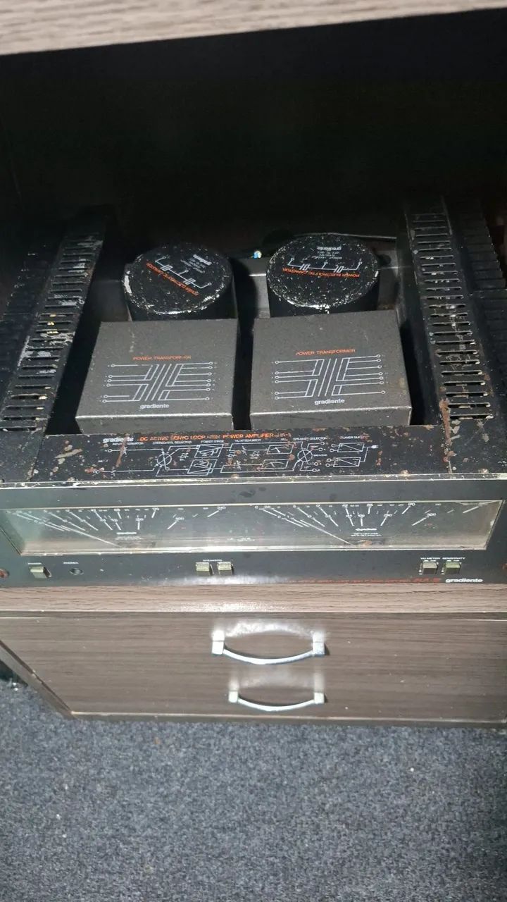 Amp HA II Gradiente, em perfeito estado de funcionamento, com marcas de uso.R$4000,00 - Foto 2
