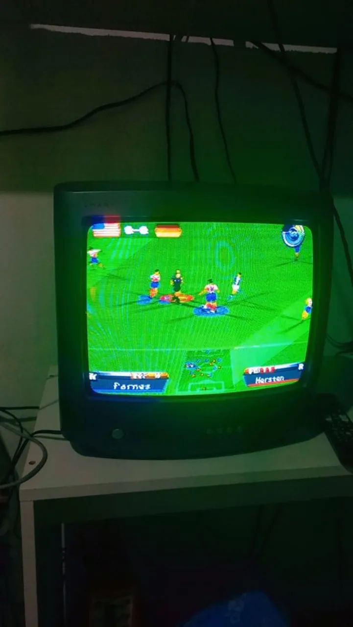 Vendo TV de tubo 14 polegadas ou trocar numa de 20