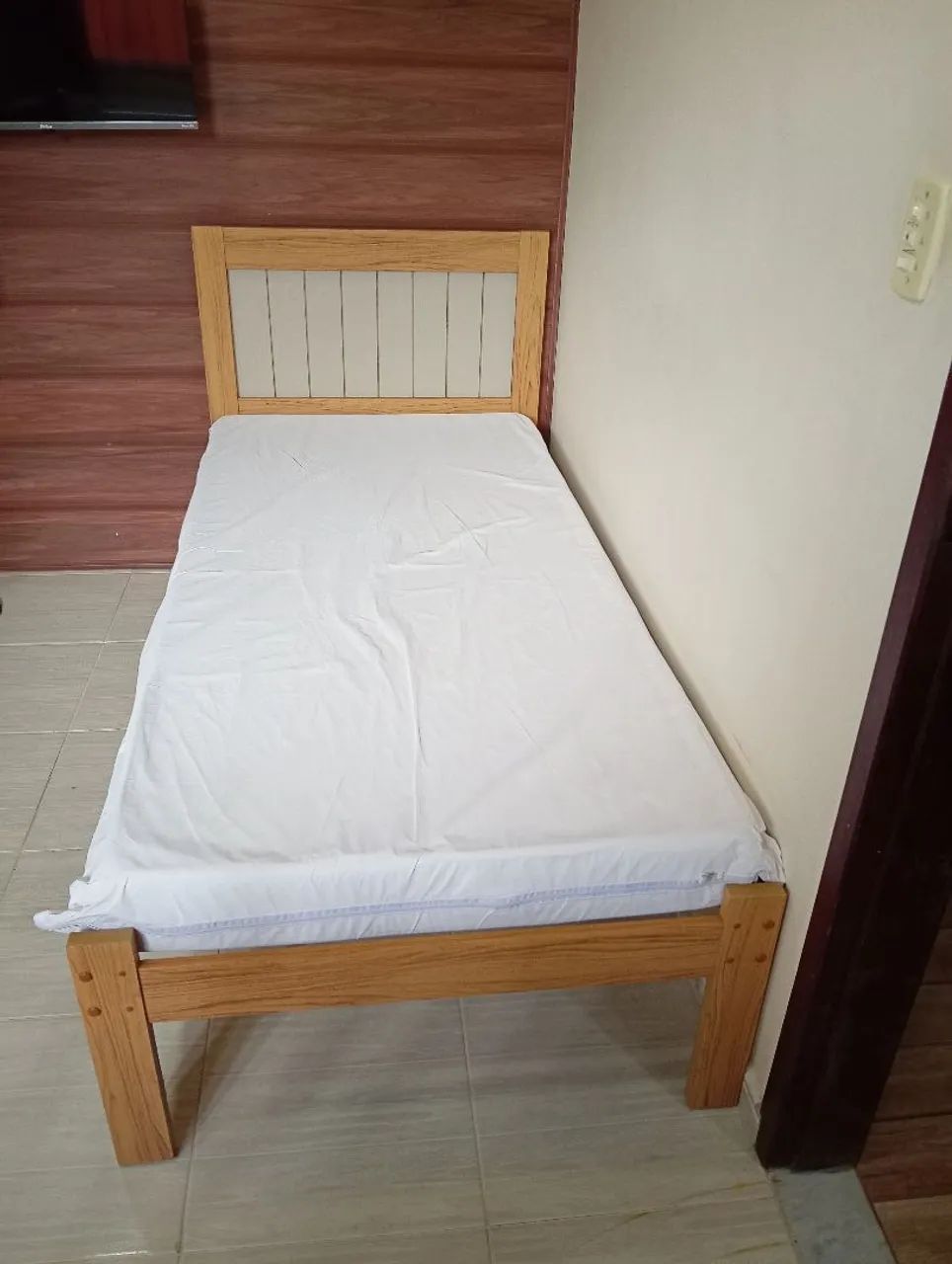 Cama de solteiro + colchão com capa impermeável  - Foto 2