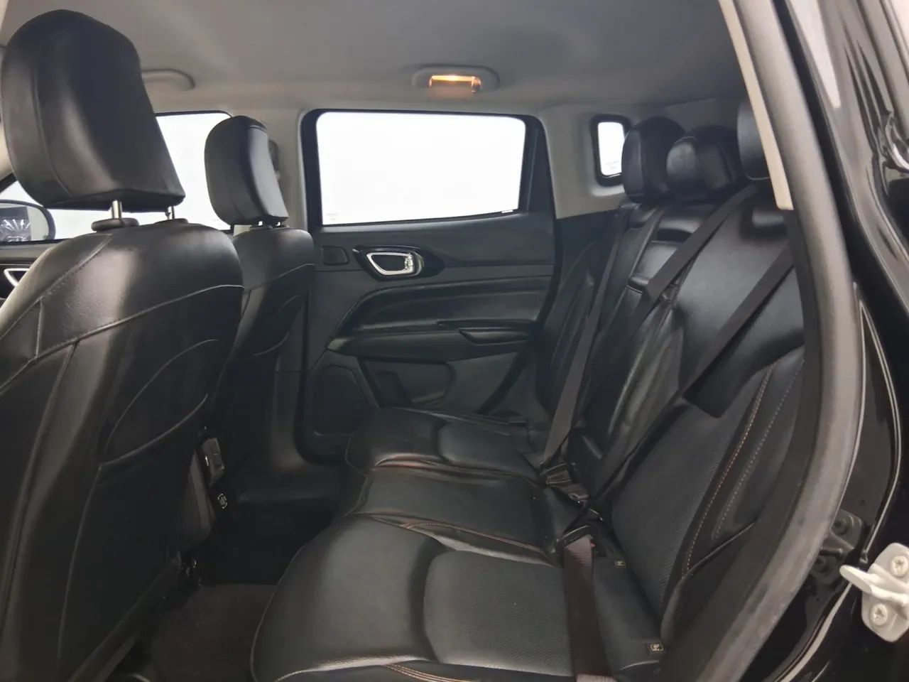 Jeep Compass LIMITED T270 1.3 TB 4x2 Flex Aut, foto 17 de 18