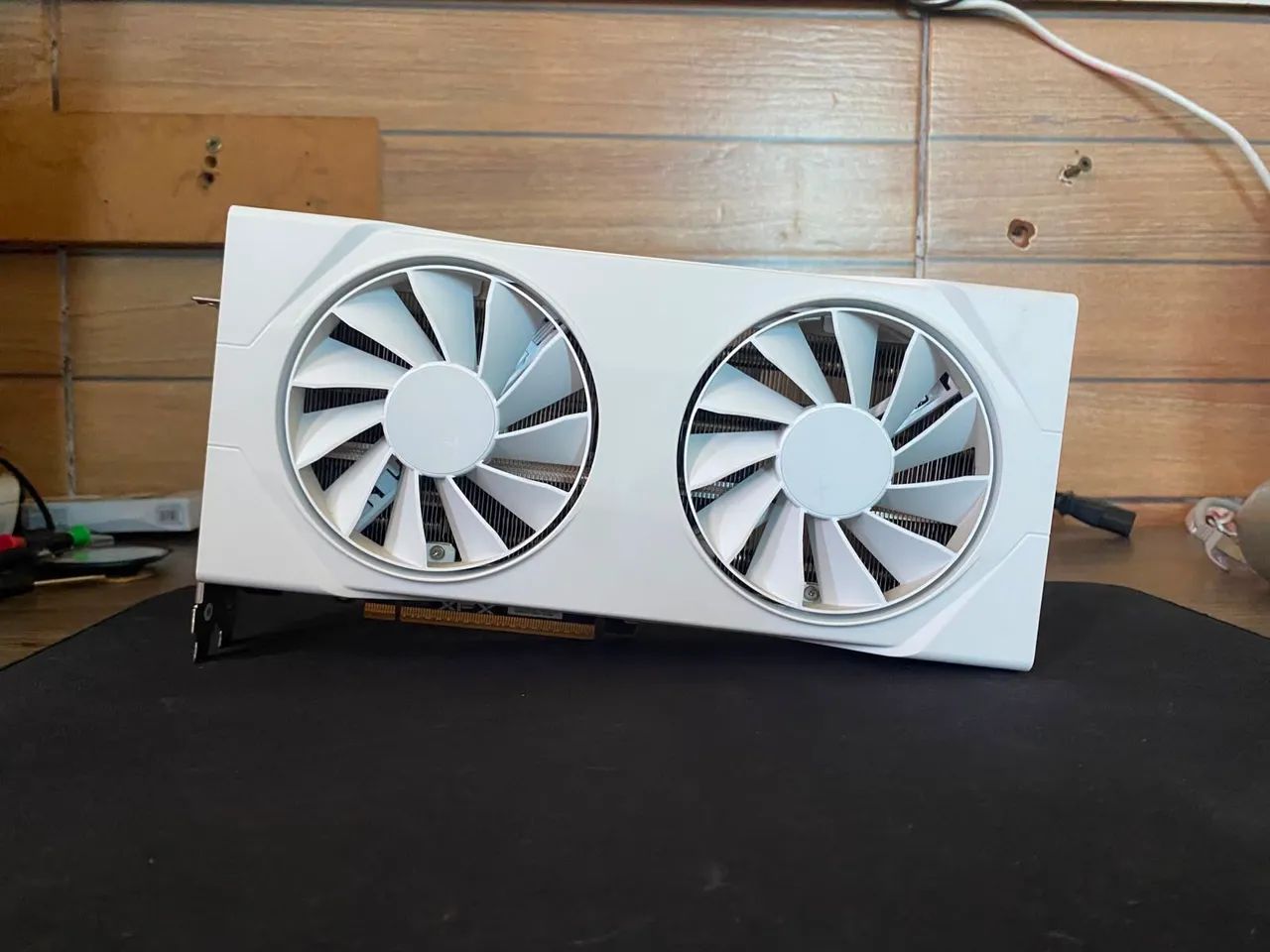 RX 9060 XT 8GB XFX - Foto 2