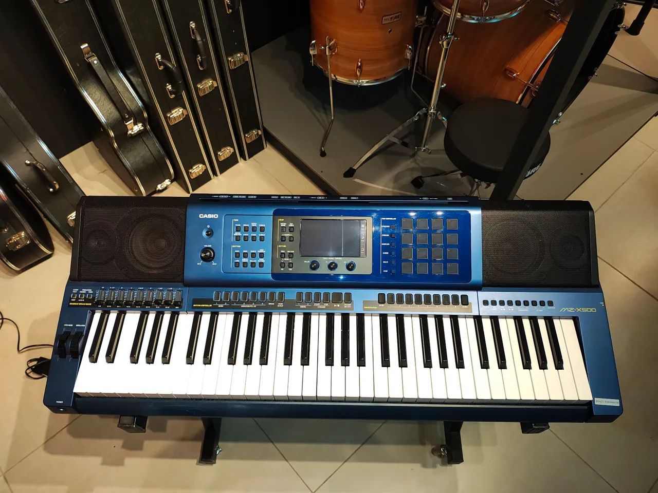 Teclado Casio mzx500
