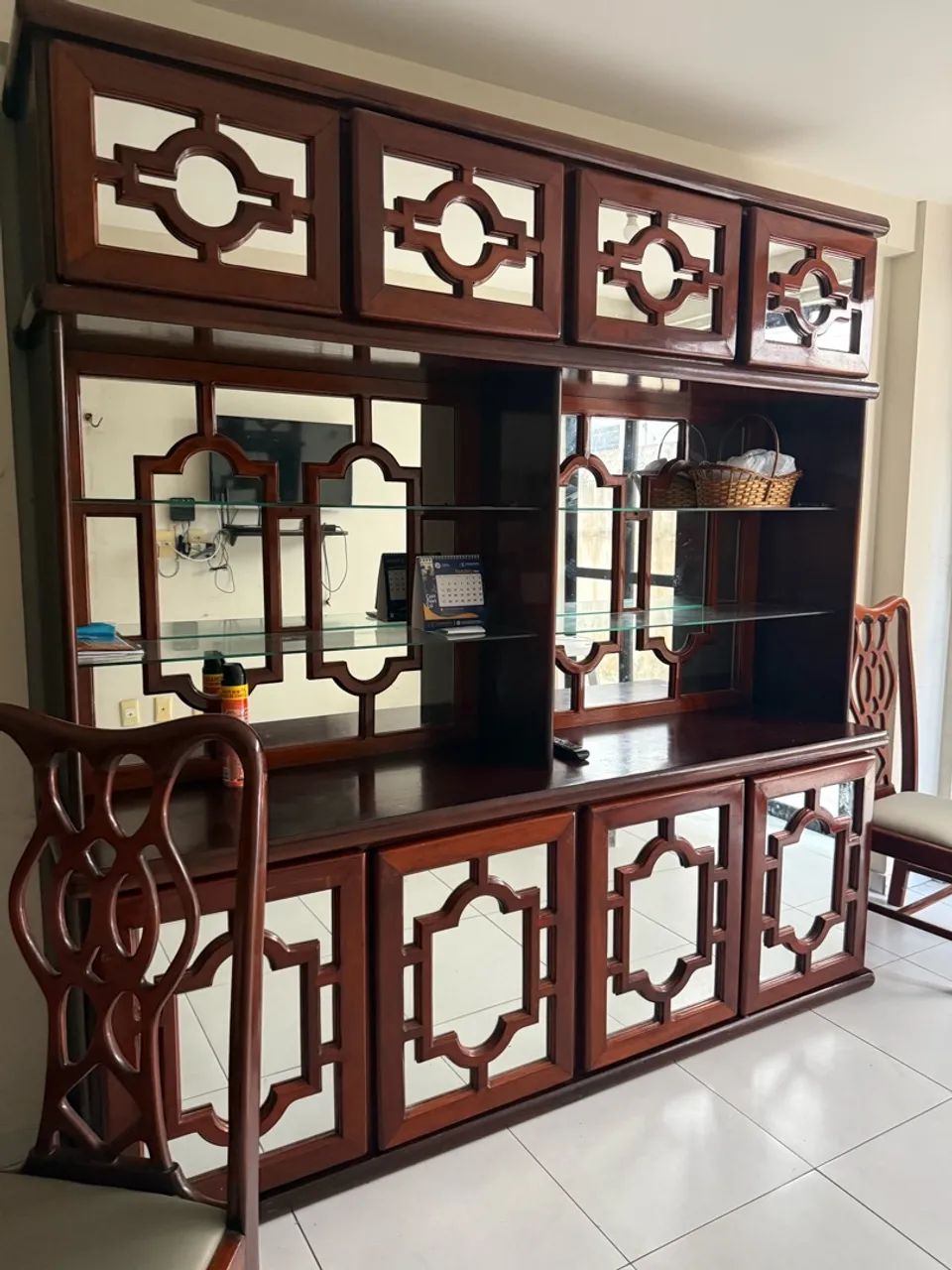 Conjunto mesa e armário 