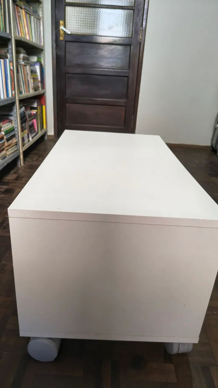 Mesa 4 divisória Branca com uma caveta - Foto 3