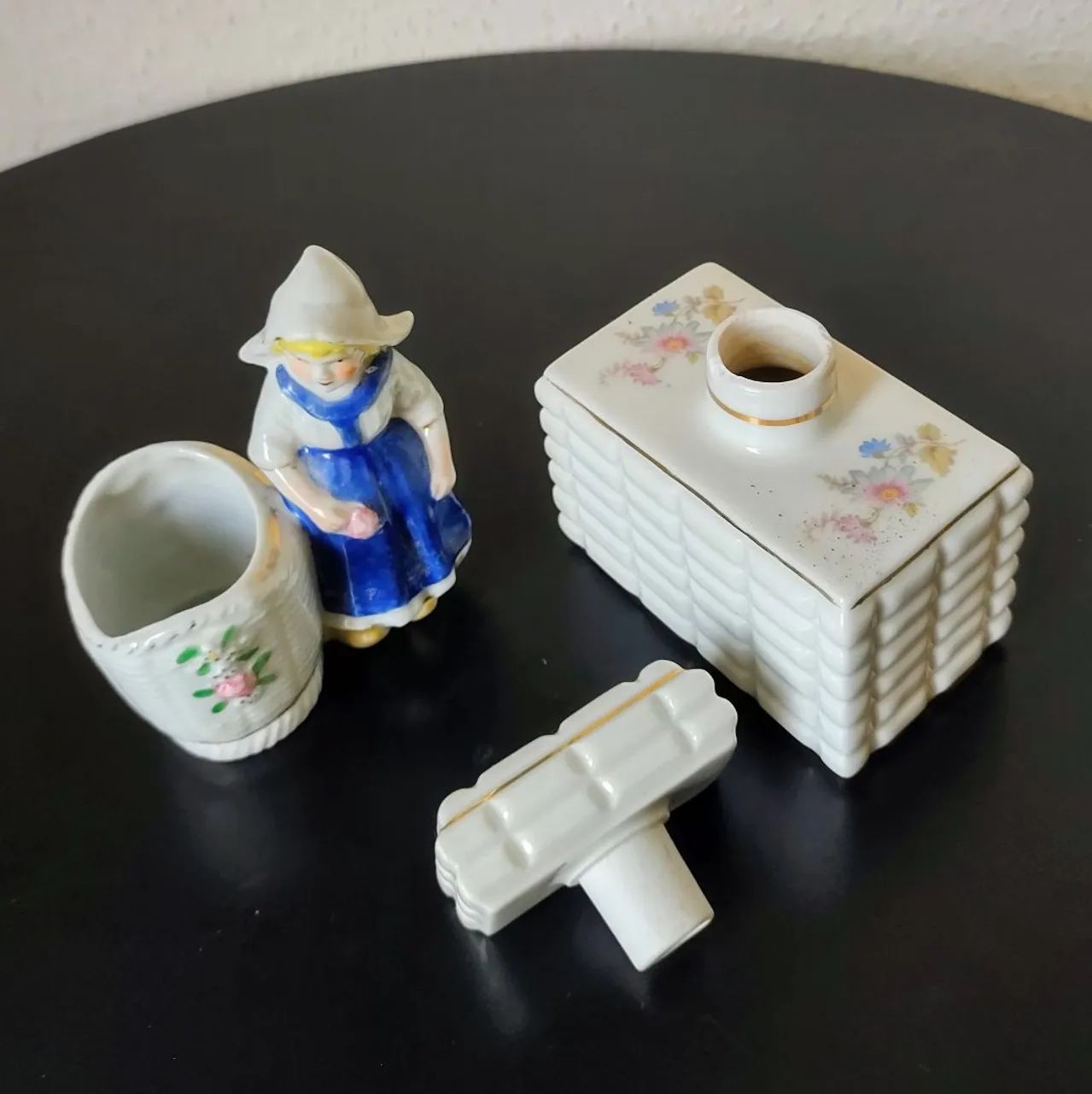 Bibelô Camponesa e Frasco de porcelana  - Foto 2