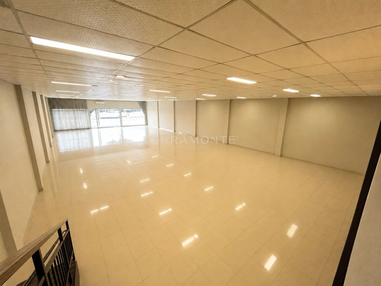 Espaço comercial com 660 m² na Avenida Patrício Lima - Foto 2