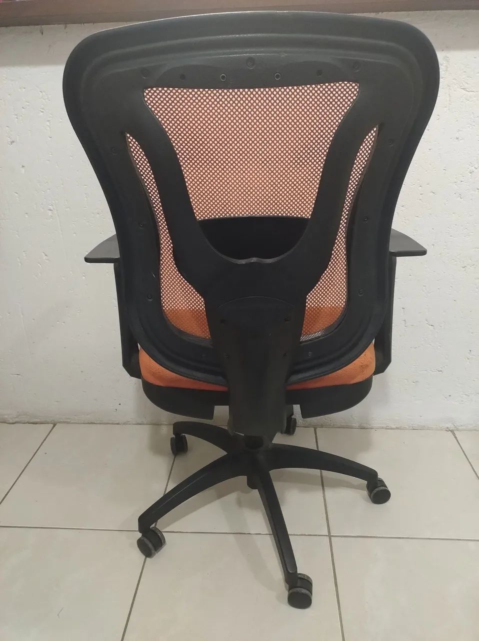Cadeira de escritório para doação!! - Foto 3