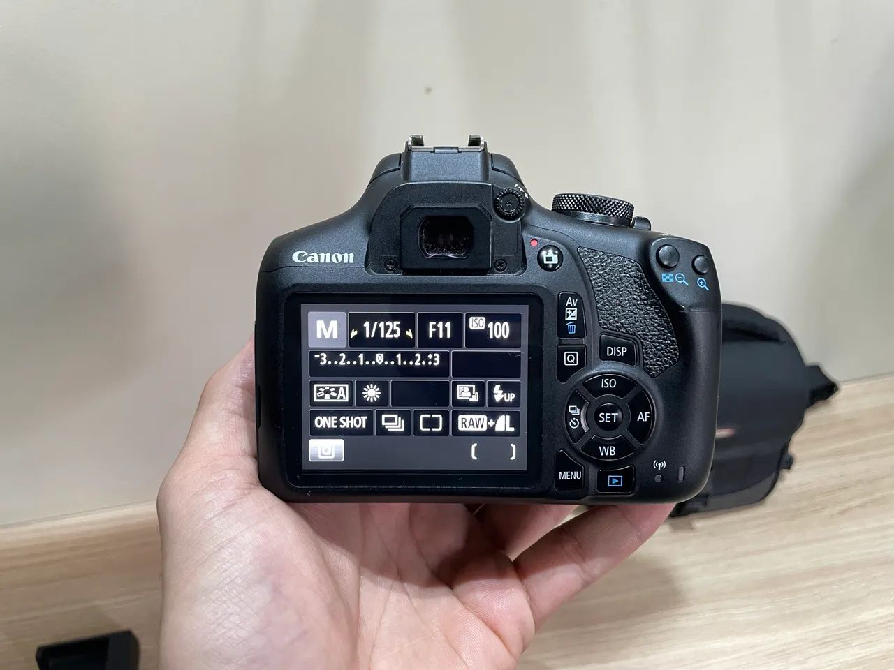 Canon EOS Rebel T7+ Kit Completo | Lente 50mm + 18-55mm | 3 Baterias | Caixa e Nota Fisca - Foto 4