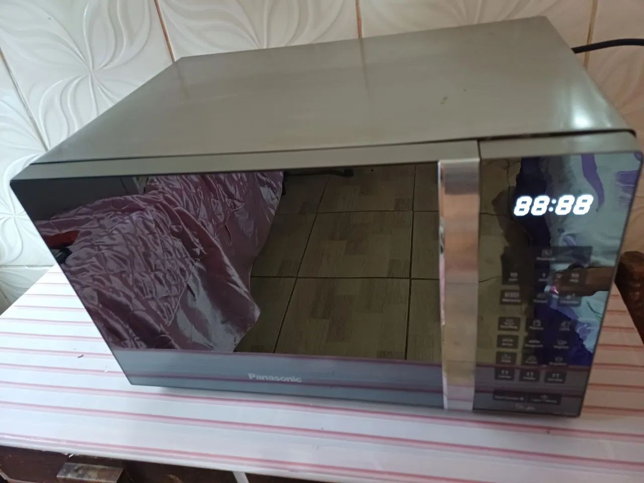 Vendo microondas Panasonic 31 litros  - Foto 2
