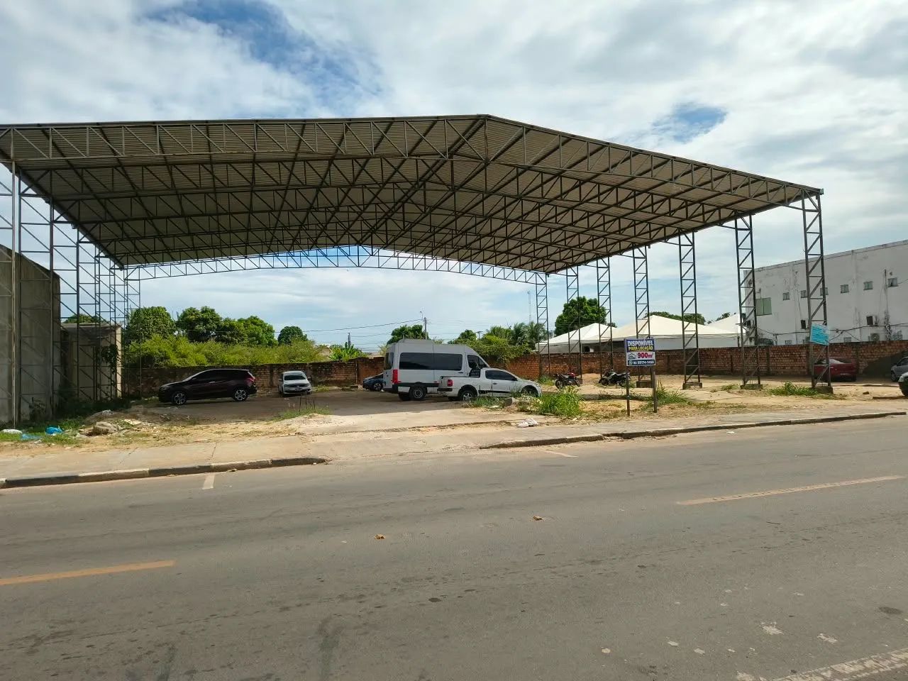 Galpão parcialmente construído - 900m2 - Bem Localizado - Foto 4