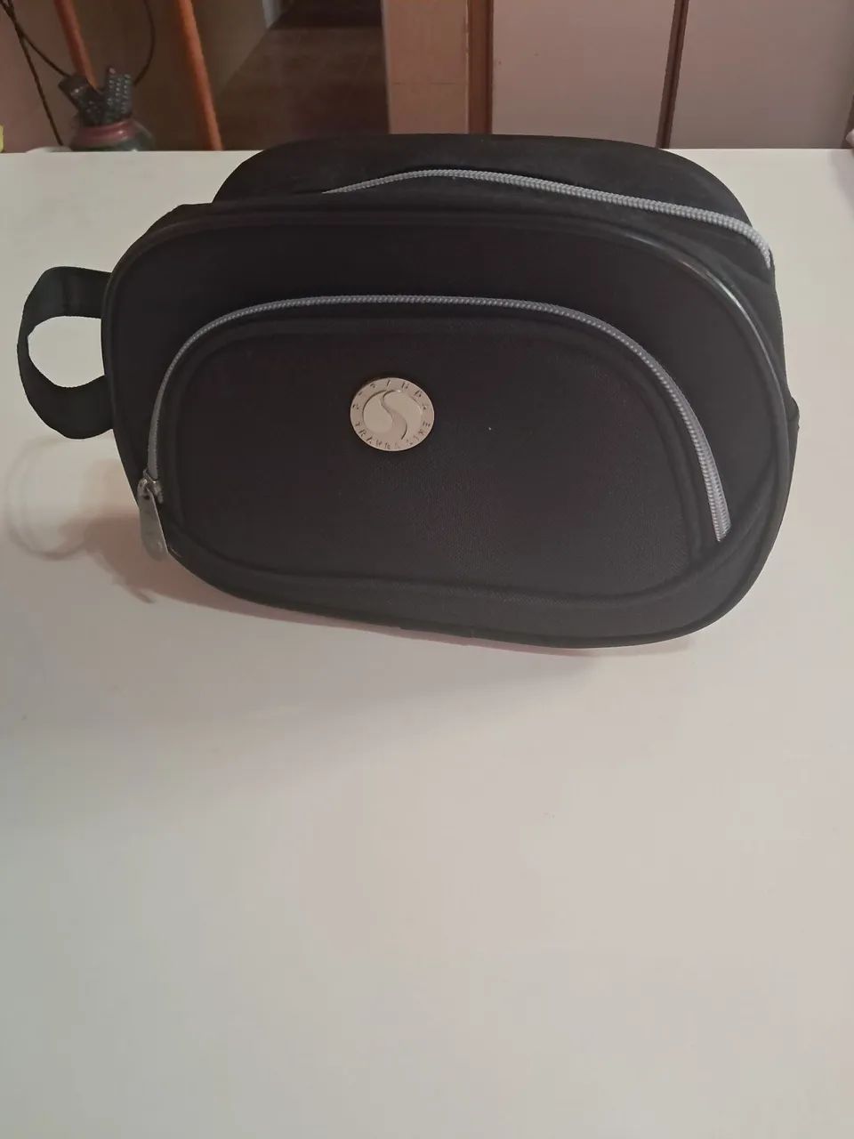 Uma bolsa de viagem mais uma necessaire em nylon de qualidade  - Foto 4