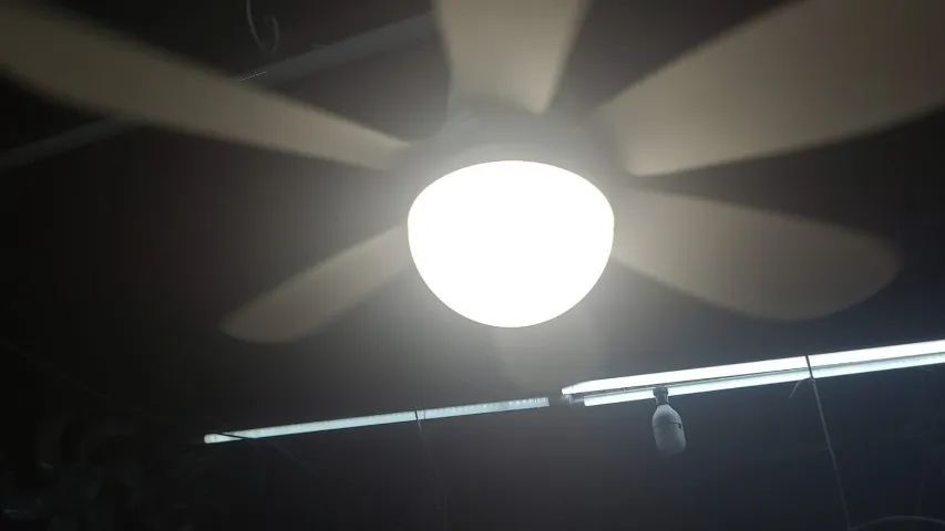 Ventilador De Teto 6 Pás e Lâmpada , Bivolt Controle Silencioso Lâmpada - Foto 2