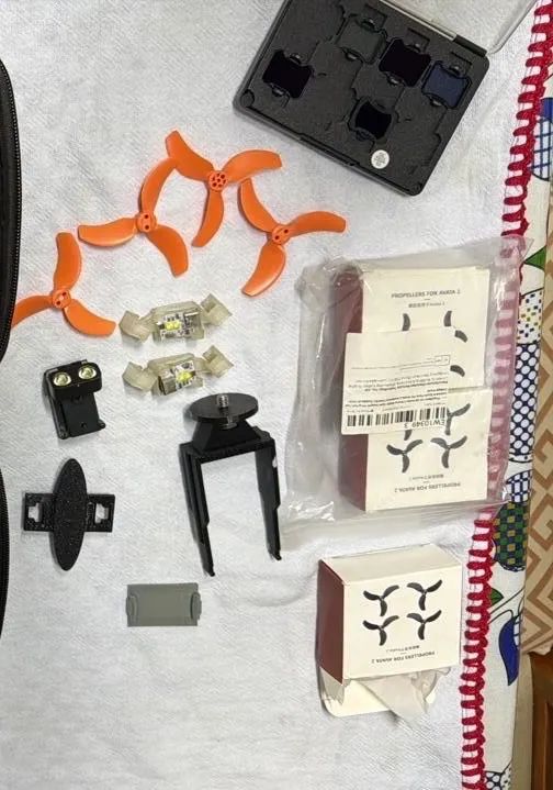 Drone Avata 2 + Googles 3 + 4 baterias + DJI RC Motion 3. - Foto 2