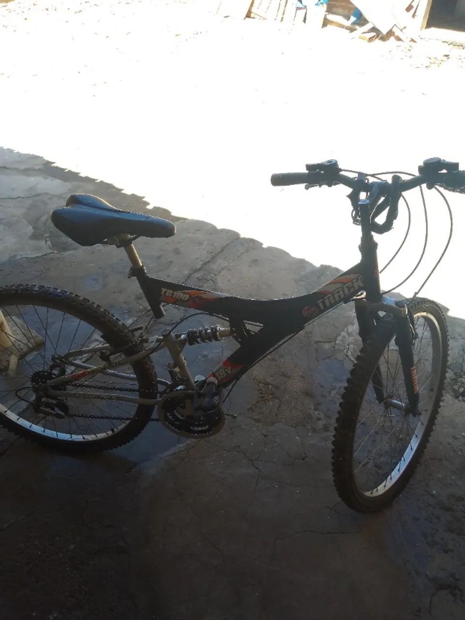 Vende-se uma bicicleta 