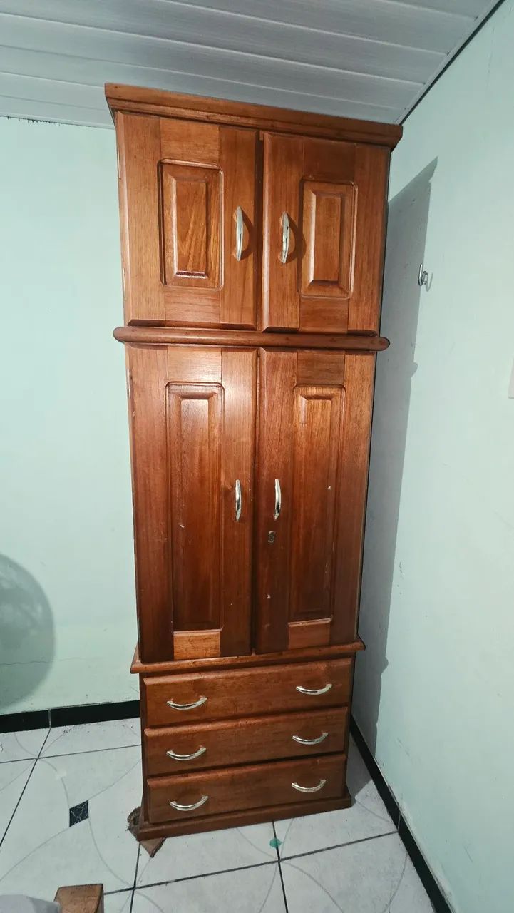 Guarda roupa madeira de lei