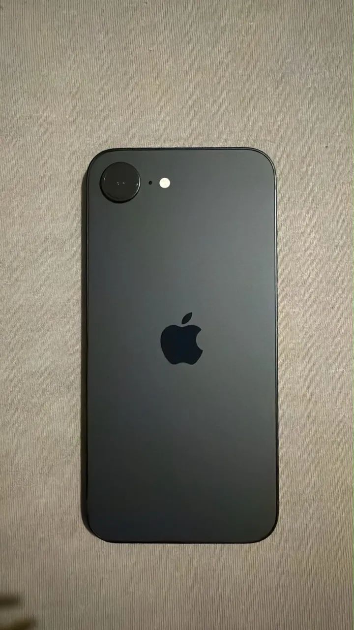 Iphone 16e 128gb com 3 meses de uso
