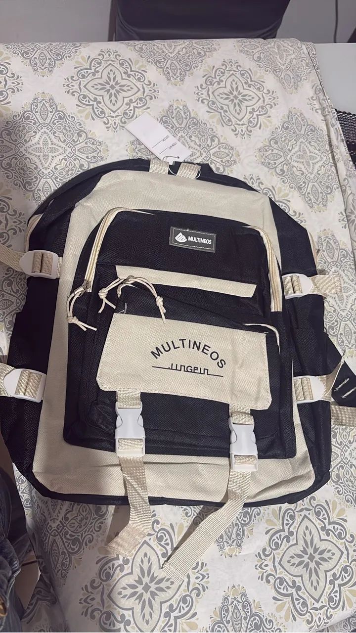 Mochila Escolar preta e bege 