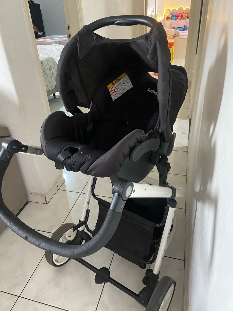 Carrinho e bebê conforto Safety Mobi - Foto 3