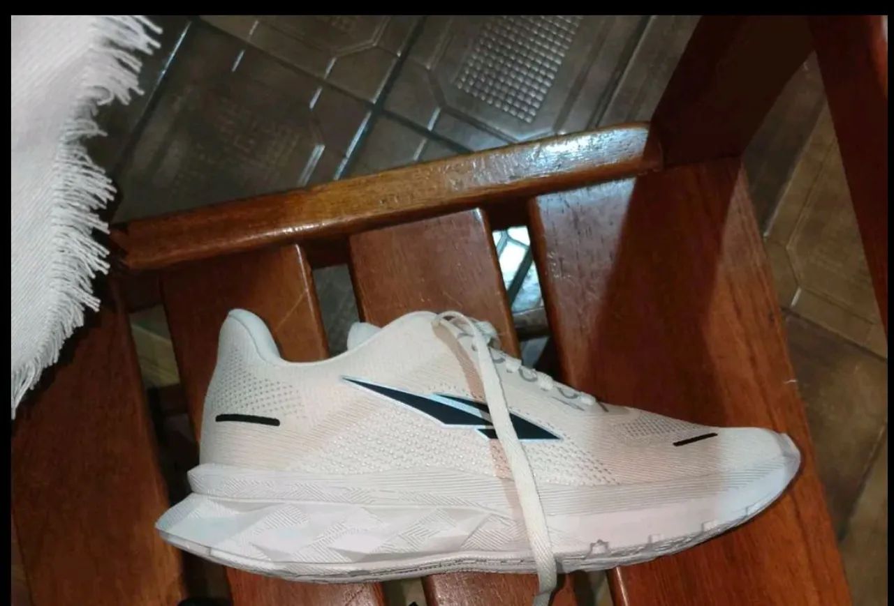 Vende-se tênis nunca usado