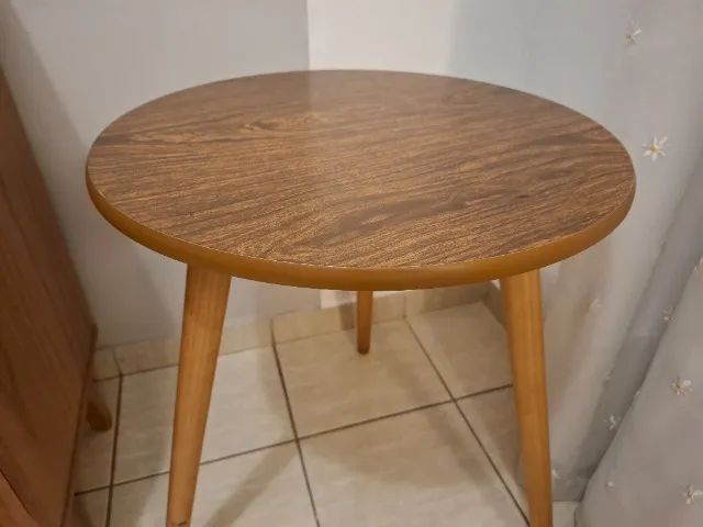 Mesa lateral de sala madeira