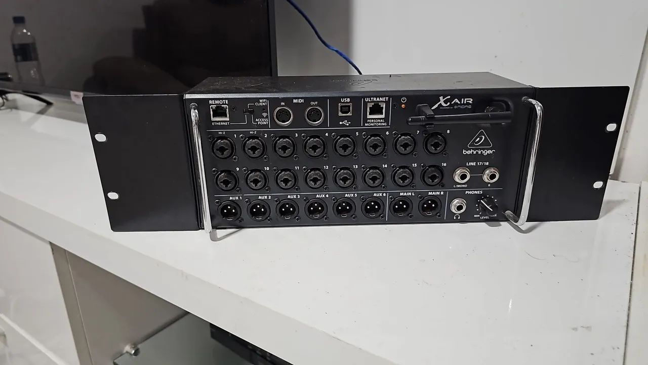 MESA DIGITAL BEHRINGER XR18 - Foto 2