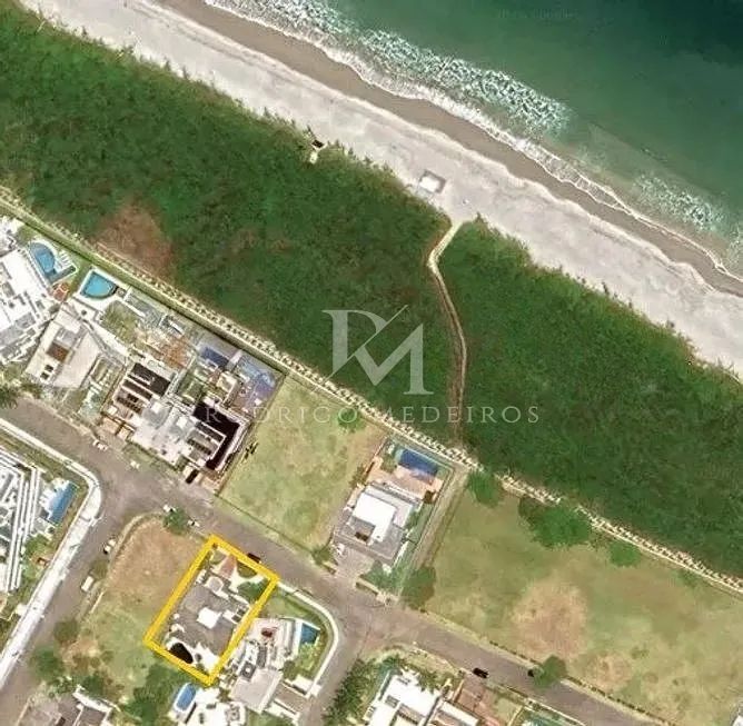 Casa com 4 suítes e vista para o mar em Jurerê Internacional