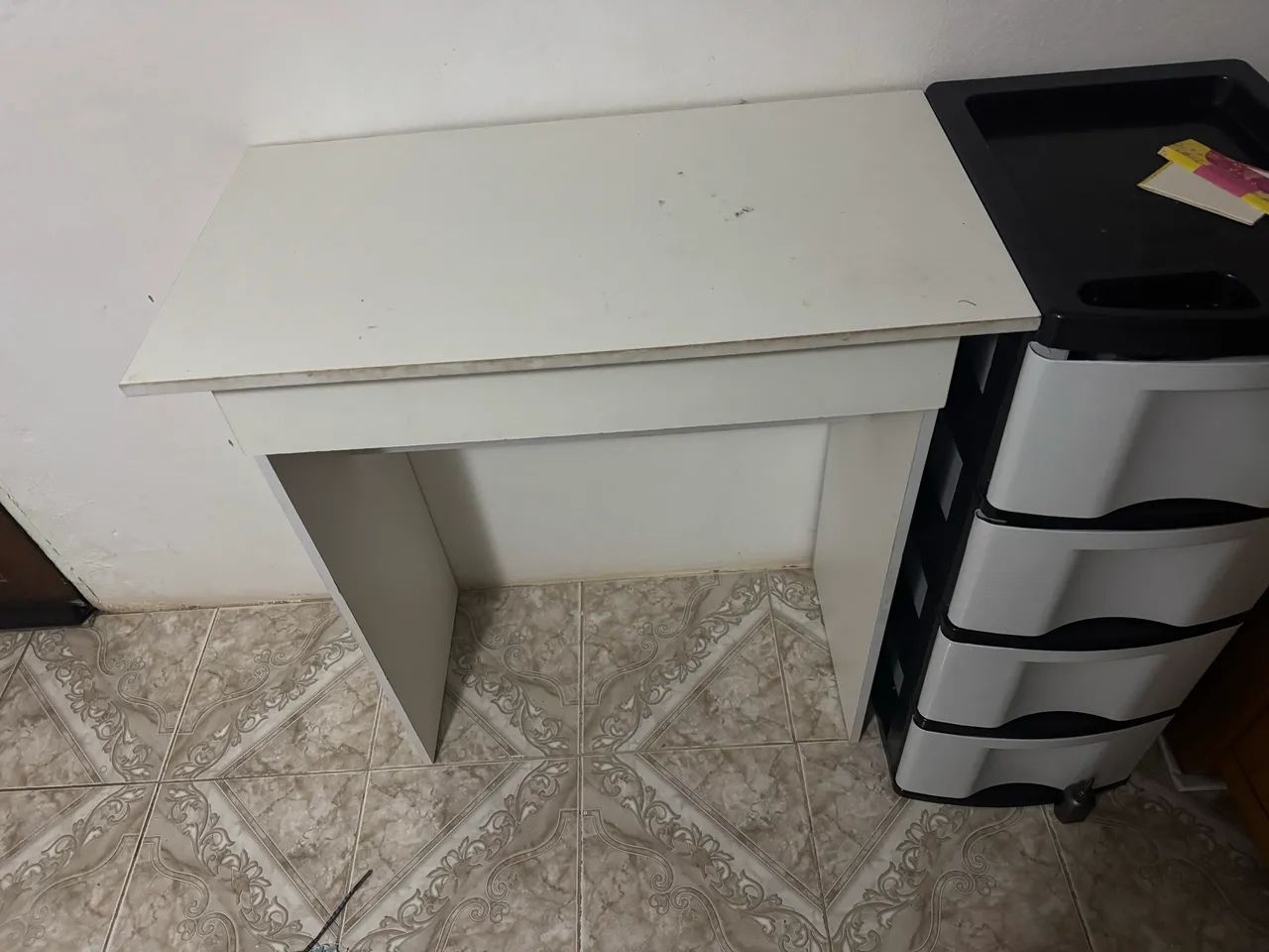 Escrivaninha usada - Foto 2