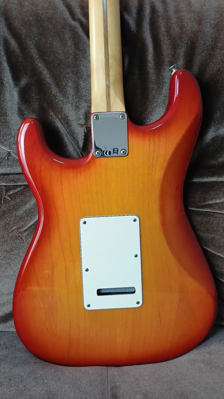 Fender stratocaster Deluxe Plus Top - Instrumentos musicais