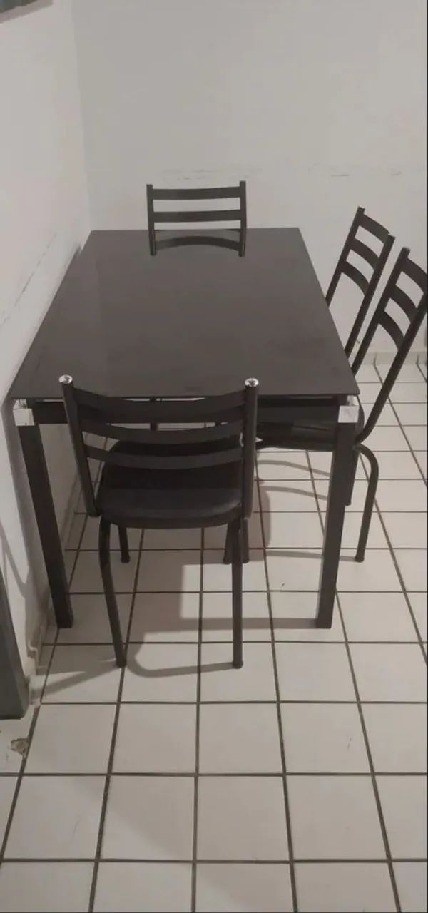 Mesa de vídro com 5 cadeiras - Foto 2